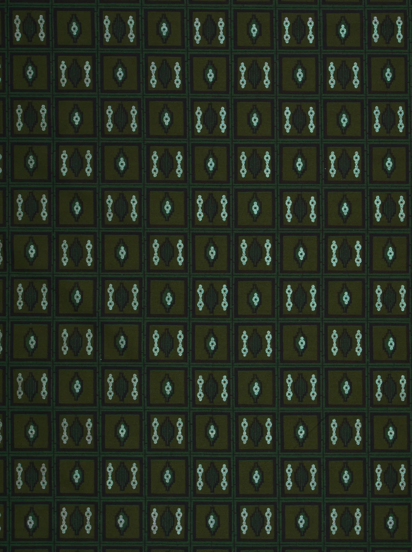 Sky Wax | VL01630.065 | Red-Green Pearl Embellished - Image 3